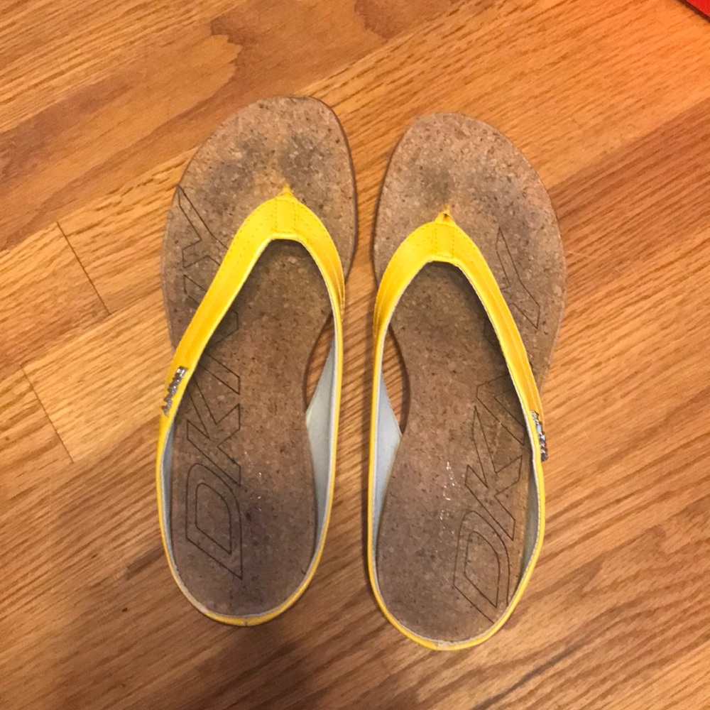 DKNY flip flops